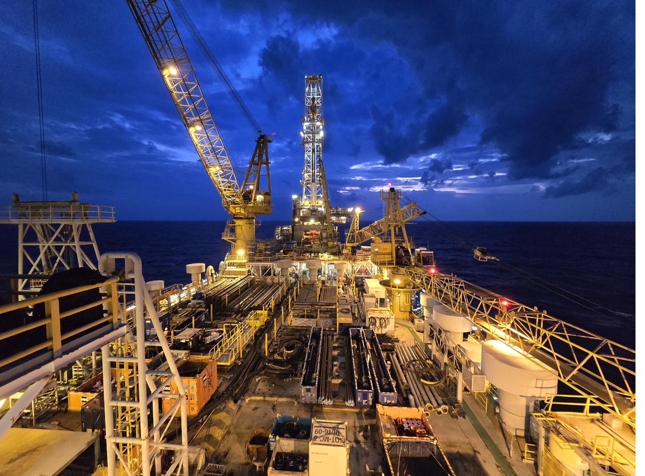 Well construction and downhole tools